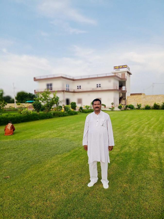 Hotel O Pop Angoori Farm House Mathura Exterior photo